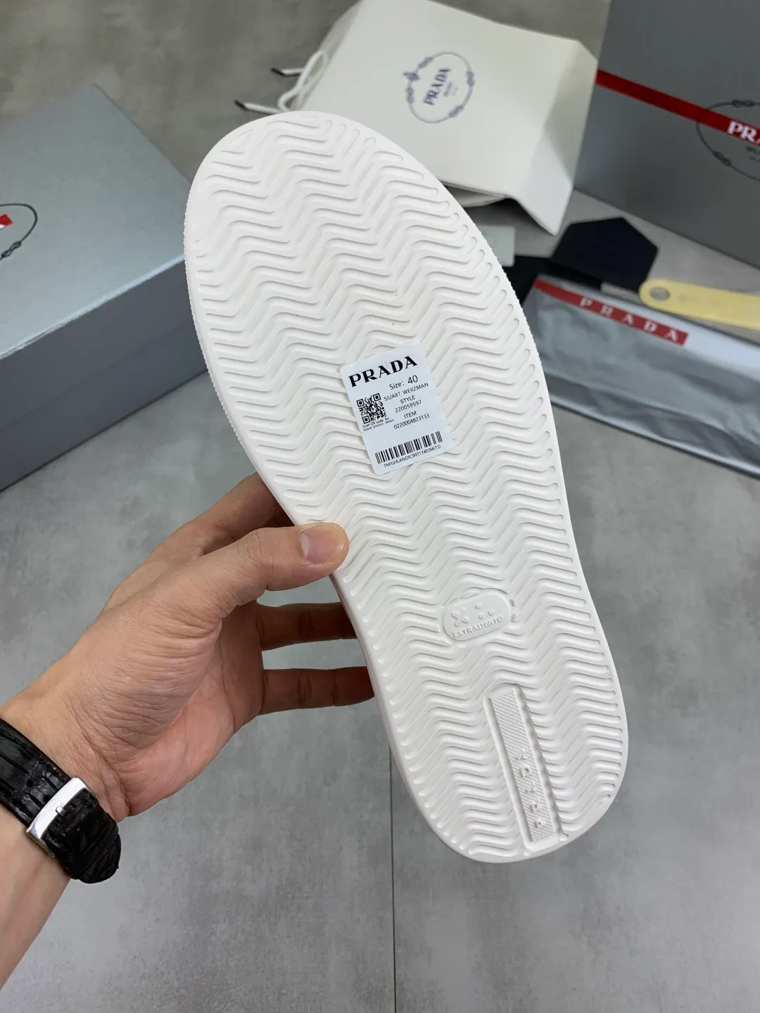 Men's men's shoes 💰P542💰 [New style] popular models are on the official website, 🆘 The trendy brand (Prada) mainly promotes popular models, avant-garde and versatile fashionable men's shoes private version mold opening, cowhide surface splicing 1:1.. Fashionable and simple, original imported cowhide lining cowhide feet; the atmosphere and personality are more fashionable, eye-catching and pursuing class. It will subvert the old idea and be a must-have for fashionistas with you! Must keep it! Tall and comfortable, large and low, high-end quality workmanship. Size: 38-44 4️⃣colors available.